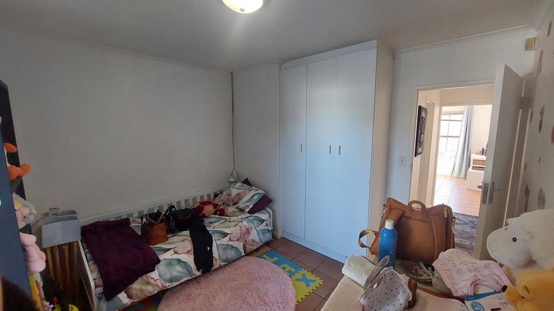 To Let 2 Bedroom Property for Rent in Oakglen Western Cape